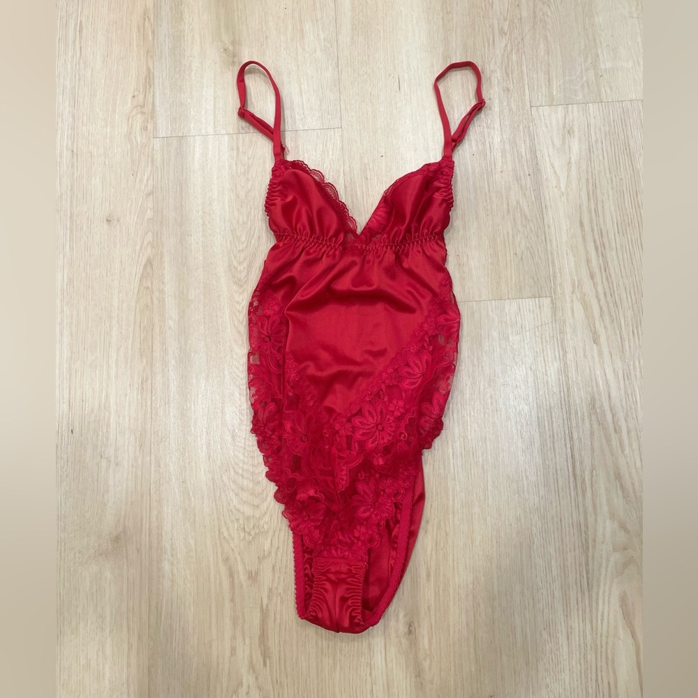 Vintage Union made Dolores Poirette red lace bodysuit size 34